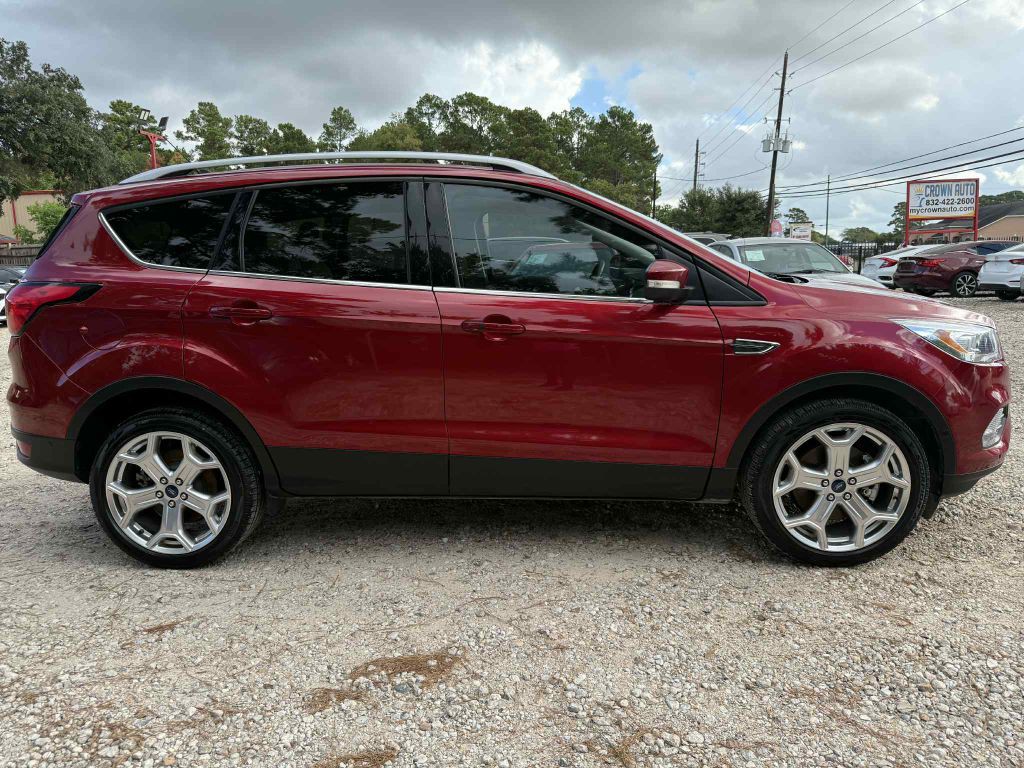 2019 Ford Escape Image 2