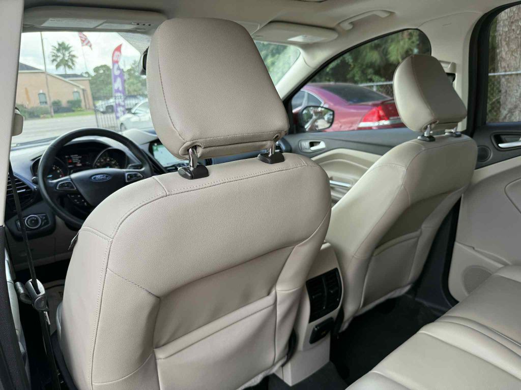 2019 Ford Escape Image 40