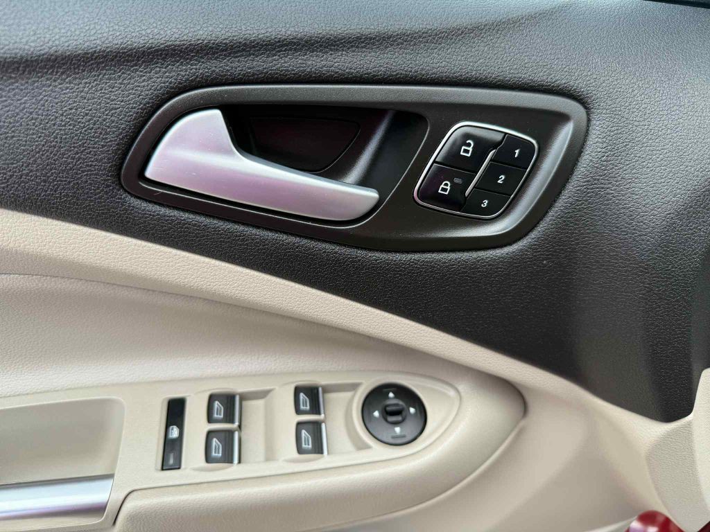 2019 Ford Escape Image 17