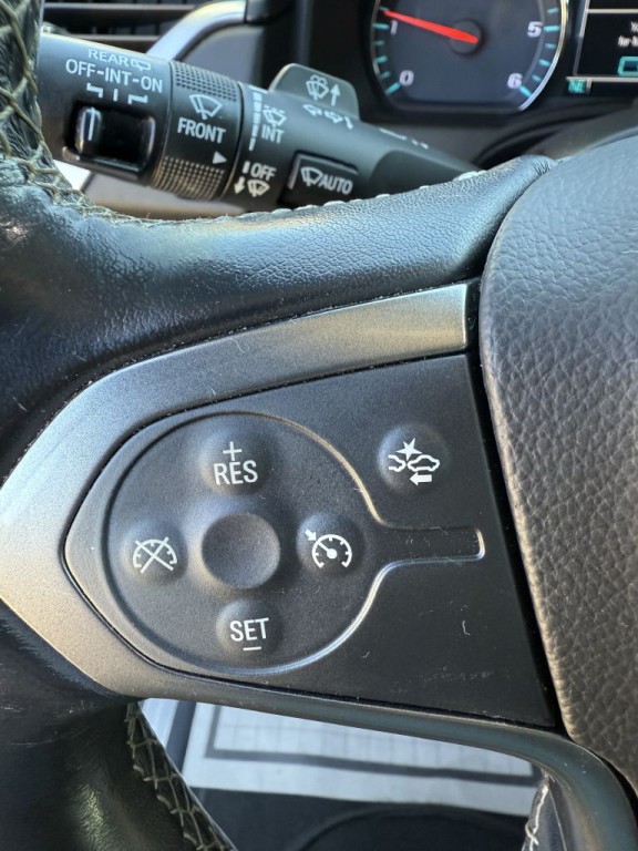 2019 Chevrolet Suburban Image 14