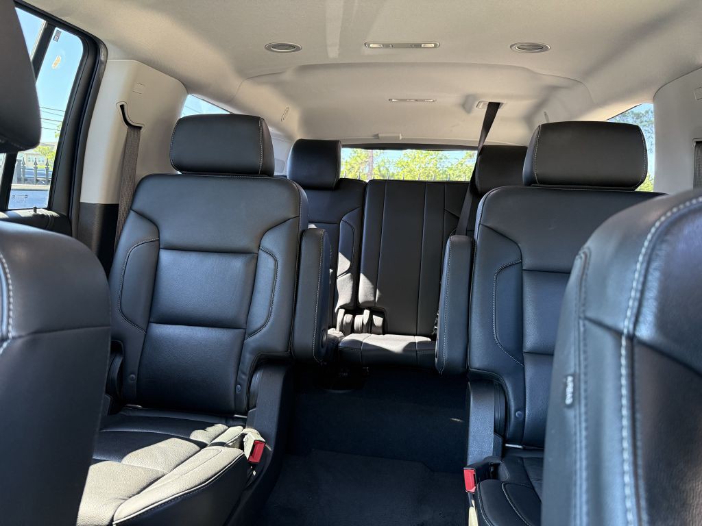 2019 Chevrolet Suburban Image 32