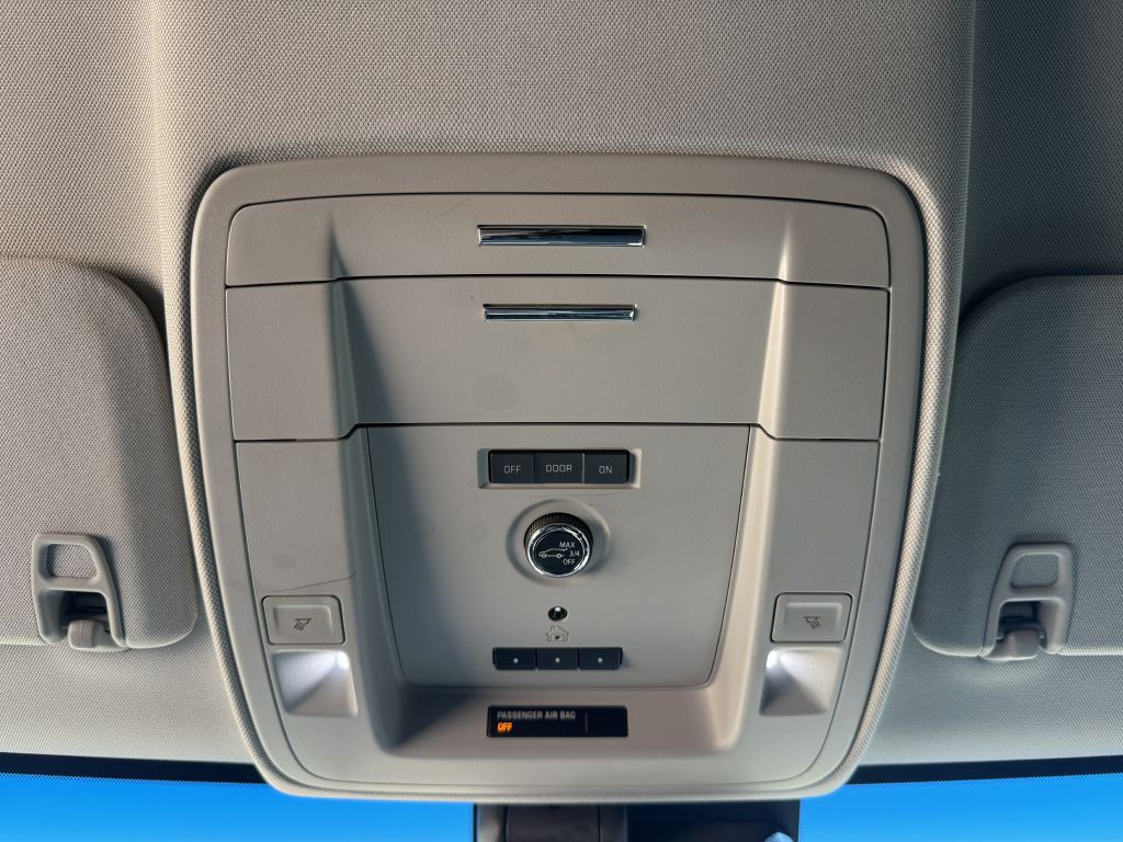 2019 Chevrolet Suburban Image 35