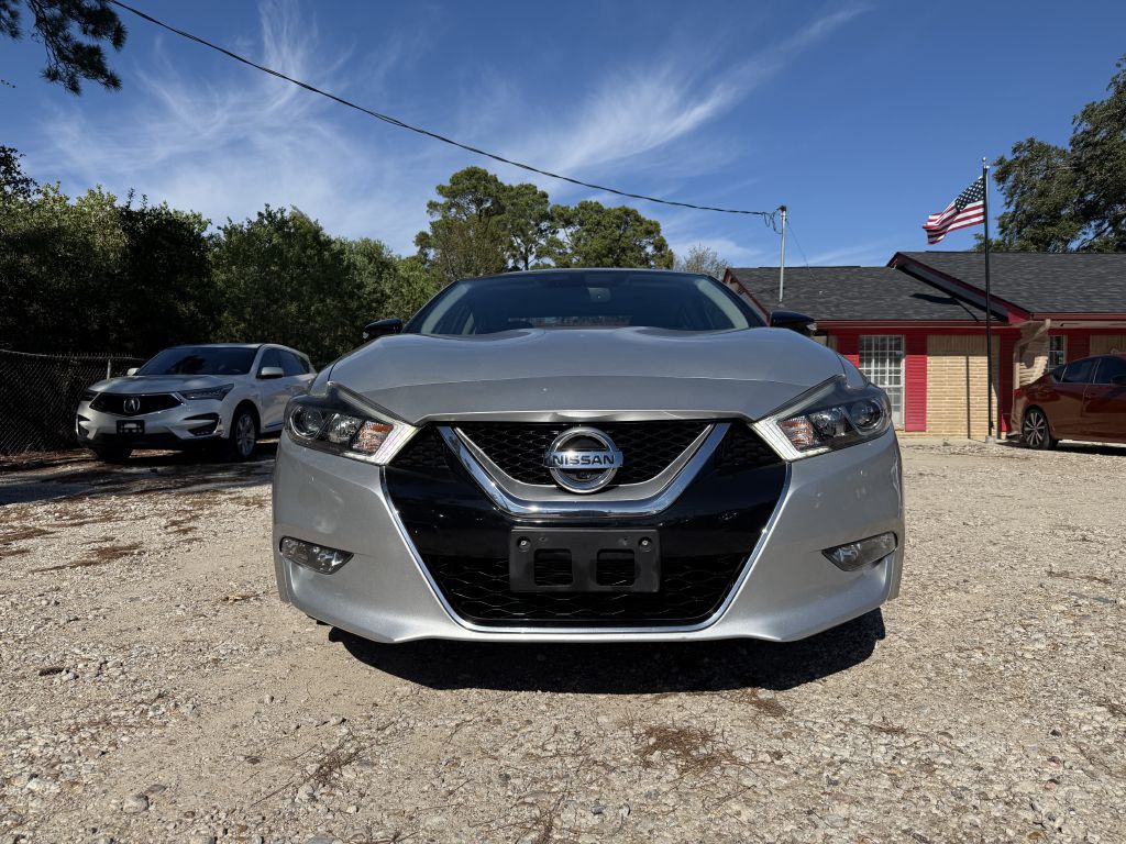 2017 Nissan Maxima Image 2