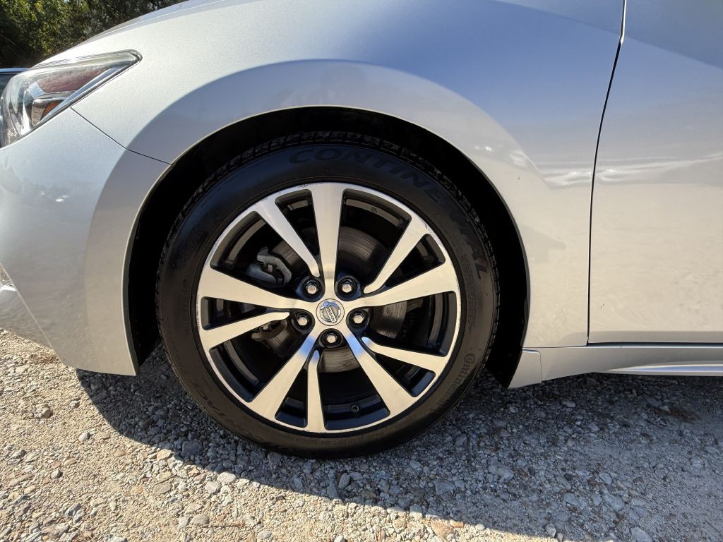 2017 Nissan Maxima Image 11