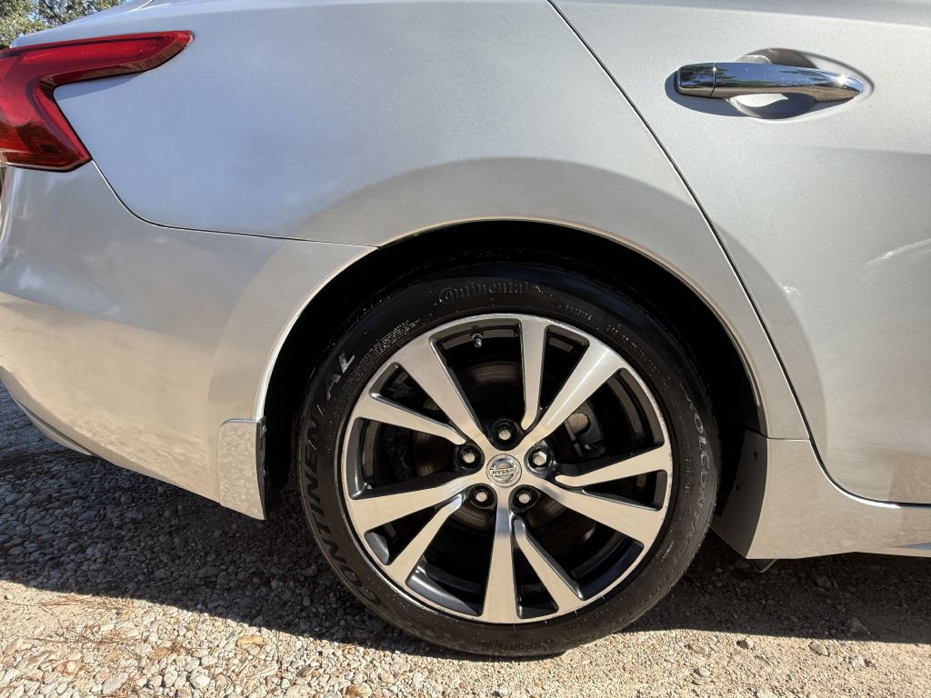 2017 Nissan Maxima Image 13