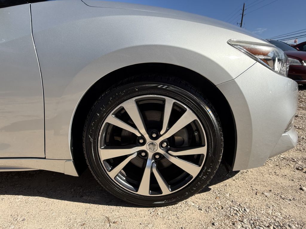 2017 Nissan Maxima Image 14