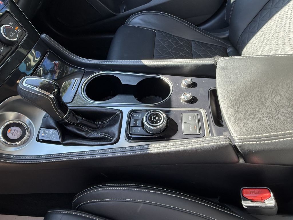 2017 Nissan Maxima Image 28