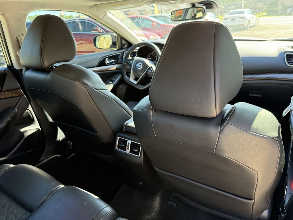 2017 Nissan Maxima Image 33