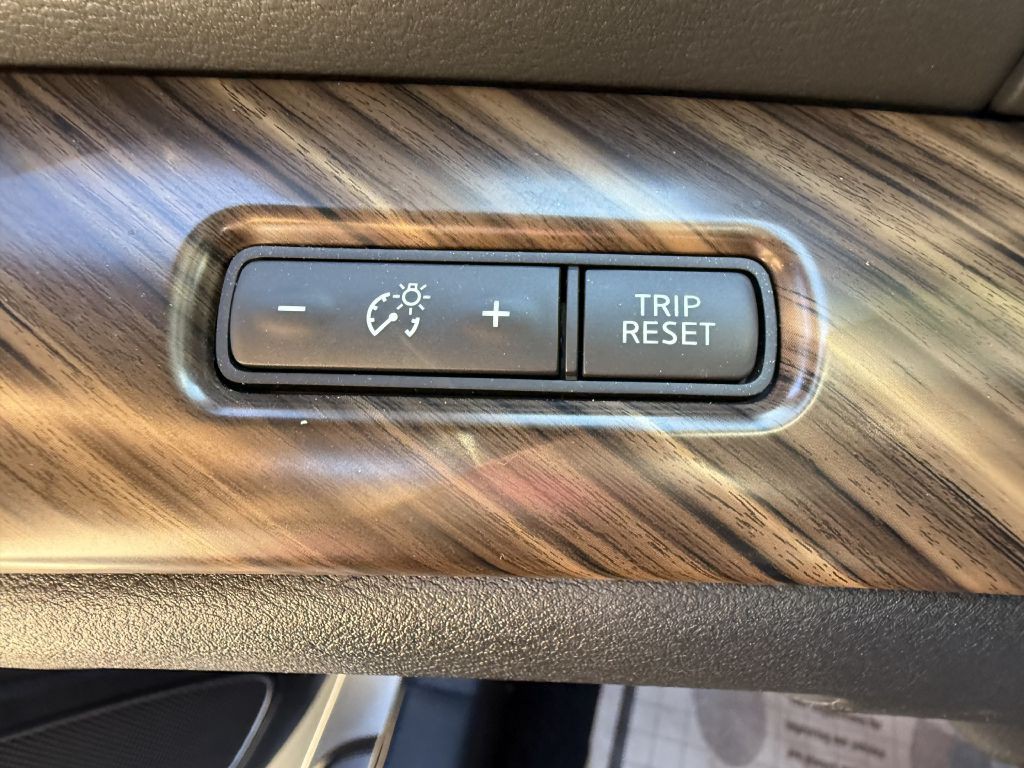 2017 Nissan Maxima Image 35