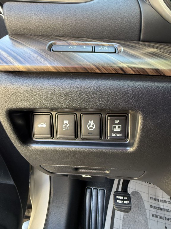 2017 Nissan Maxima Image 36