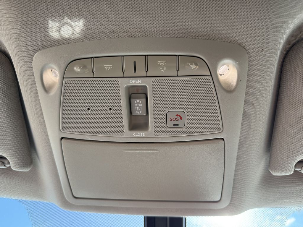 2017 Nissan Maxima Image 37