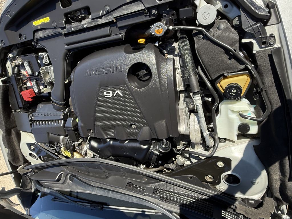 2017 Nissan Maxima Image 40