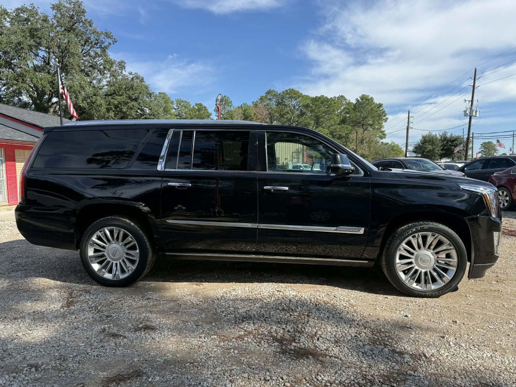 2015 Cadillac Escalade Image 4