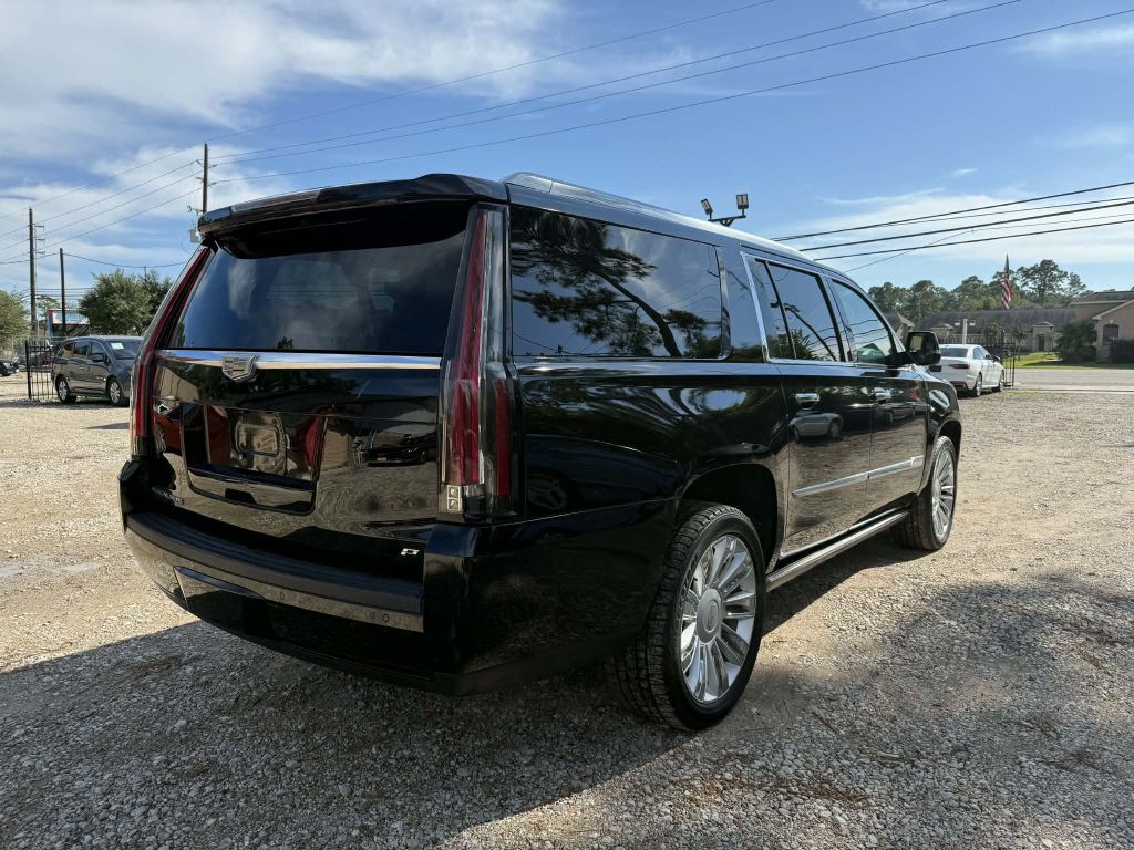 2015 Cadillac Escalade Image 5