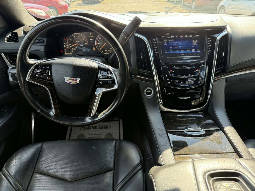 2015 Cadillac Escalade Image 17