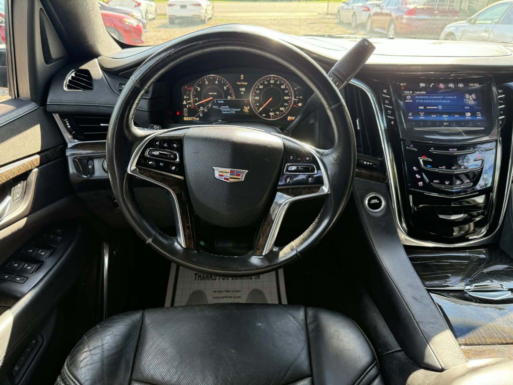 2015 Cadillac Escalade Image 19