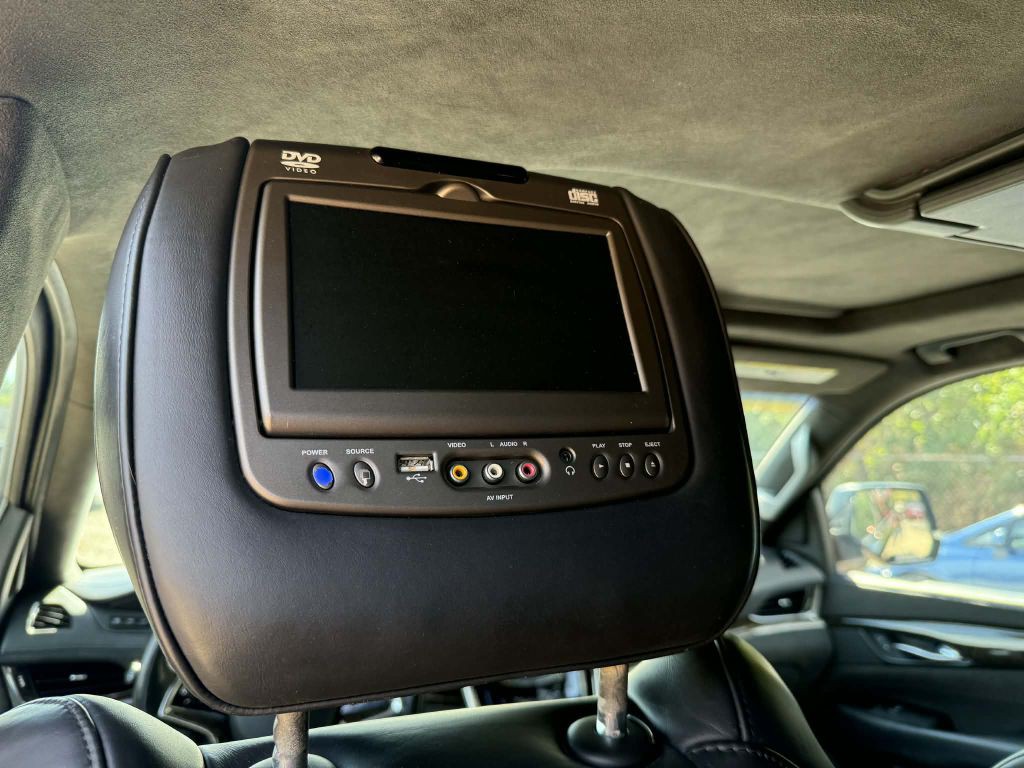 2015 Cadillac Escalade Image 29