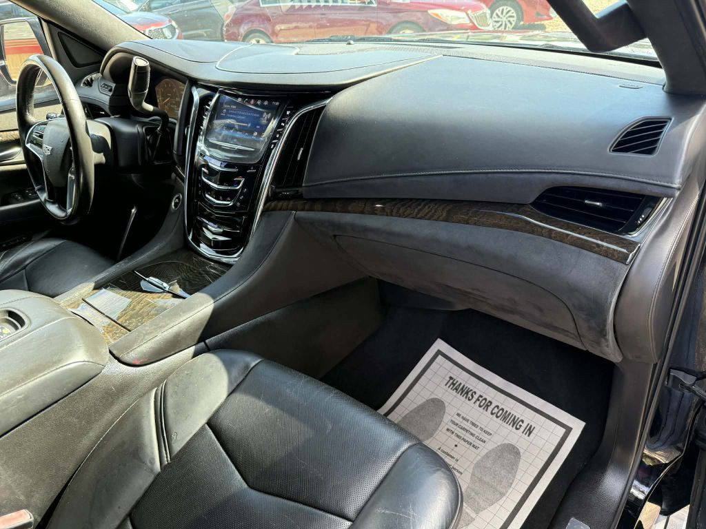 2015 Cadillac Escalade Image 35