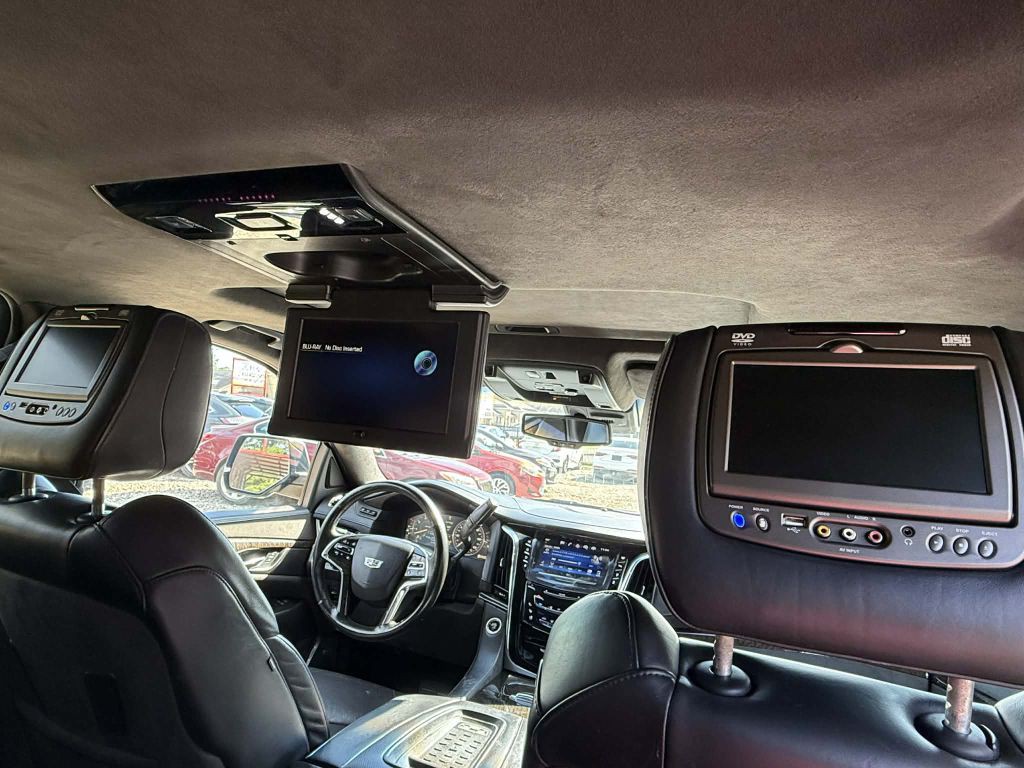 2015 Cadillac Escalade Image 37