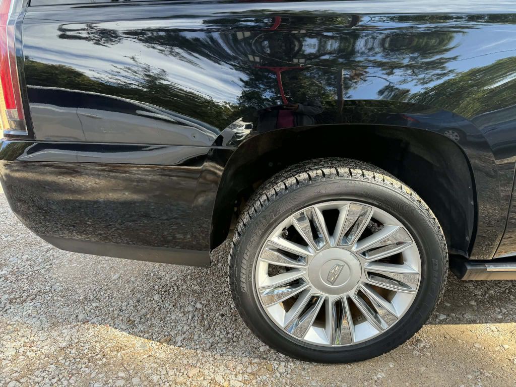 2015 Cadillac Escalade Image 42