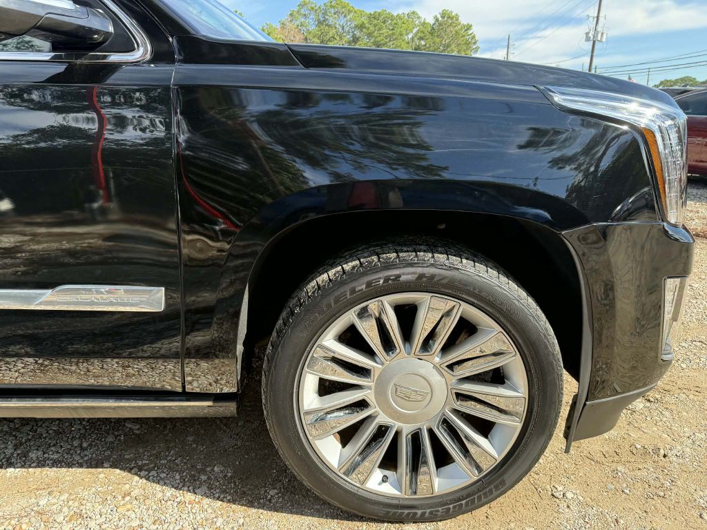 2015 Cadillac Escalade Image 43