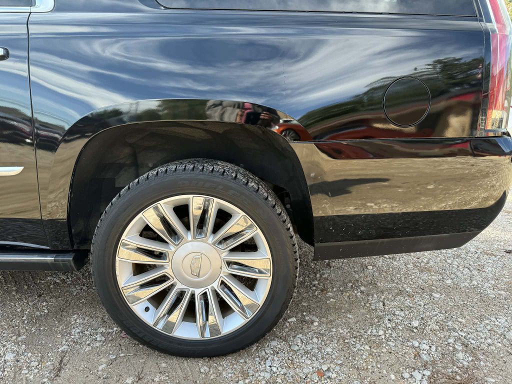 2015 Cadillac Escalade Image 45