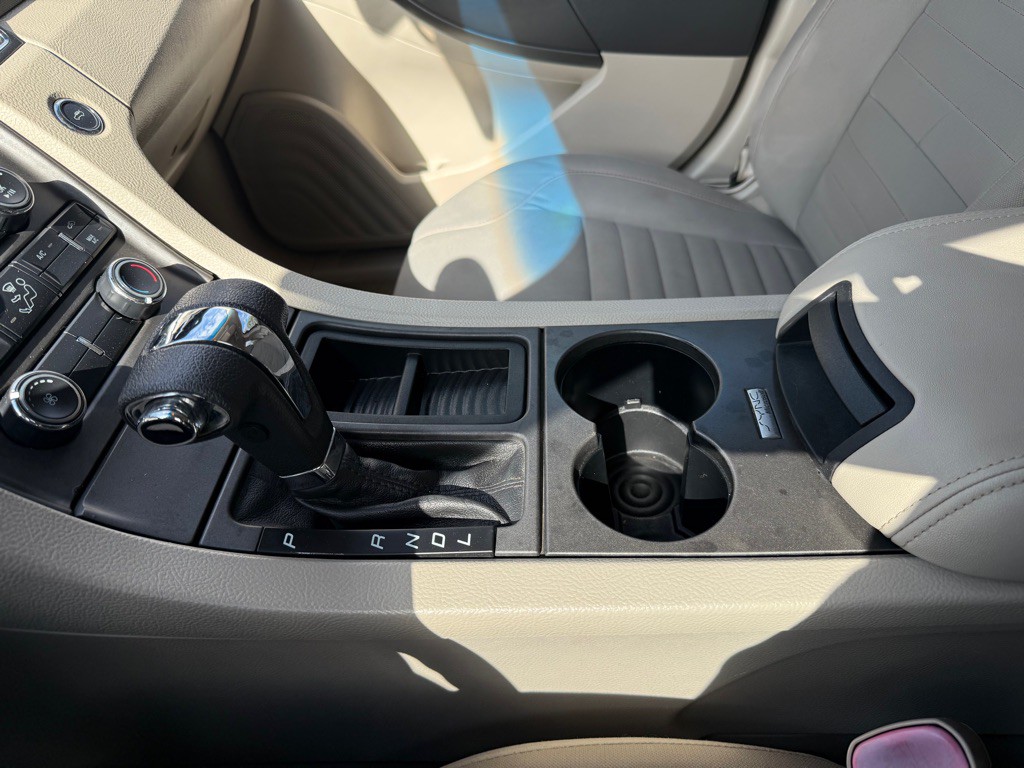 2012 Ford Taurus Image 11