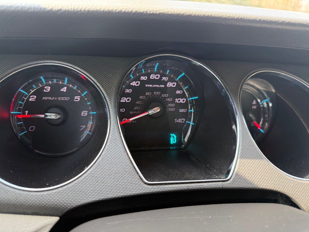 2012 Ford Taurus Image 14