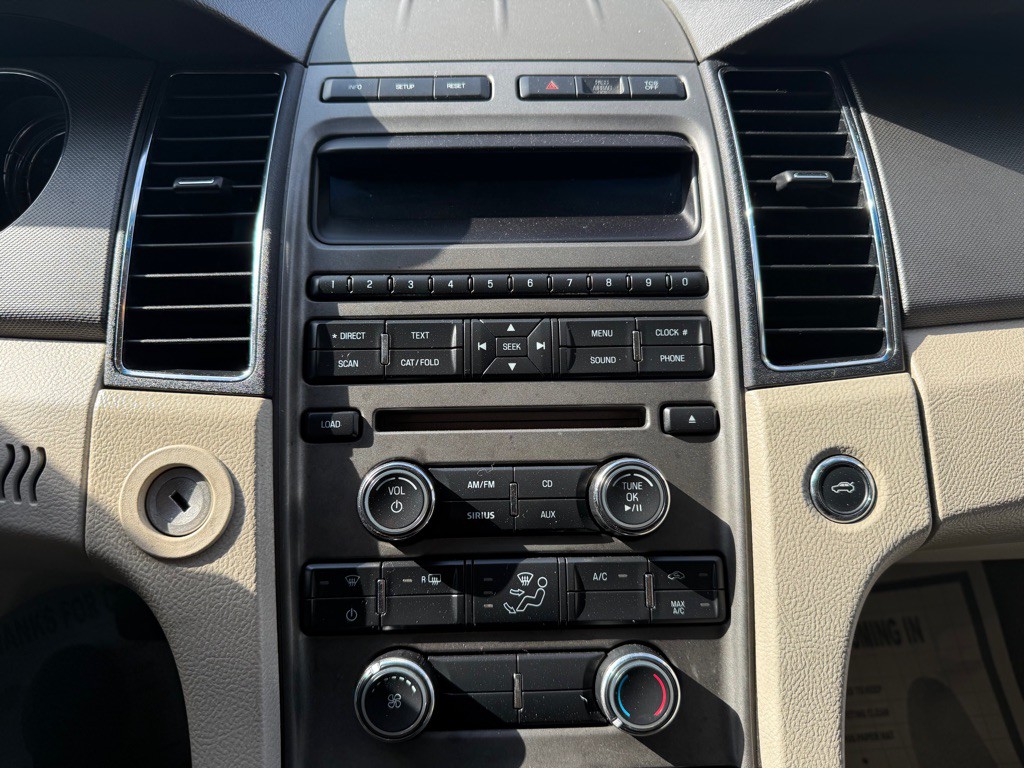 2012 Ford Taurus Image 16