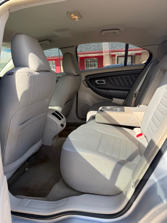 2012 Ford Taurus Image 21
