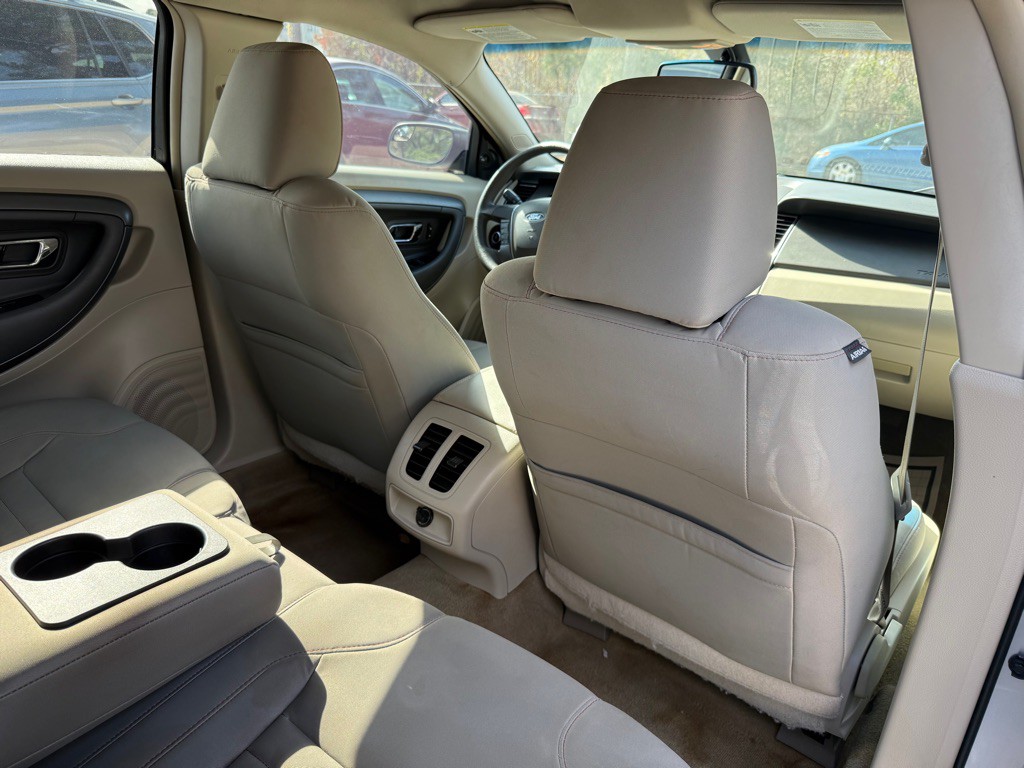 2012 Ford Taurus Image 23