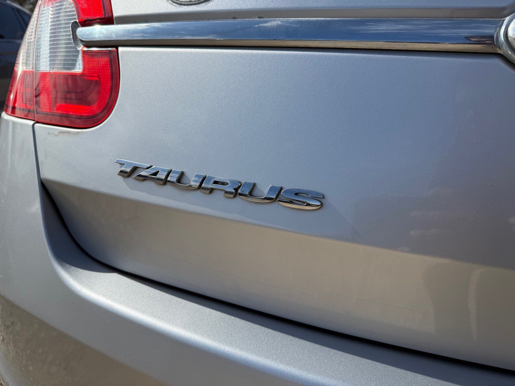 2012 Ford Taurus Image 27