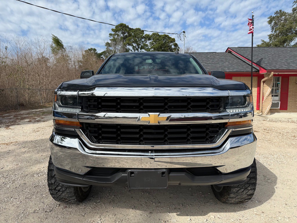 2018 Chevrolet Silverado 1500 Image 2