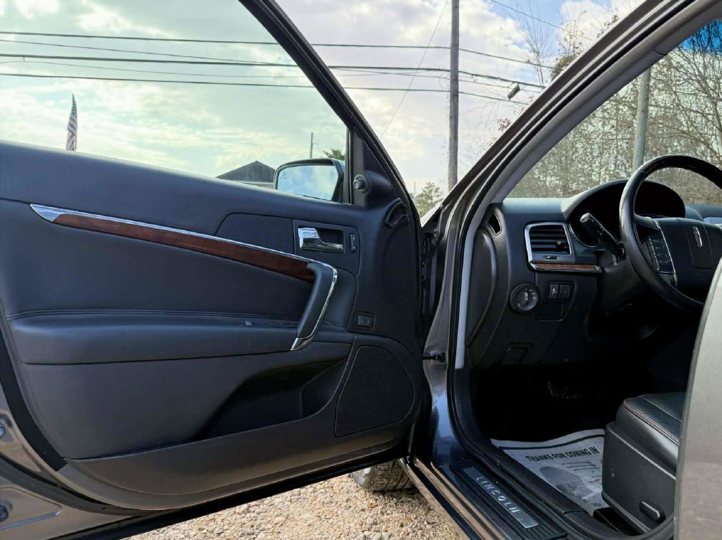 2012 Lincoln MKZ Image 9