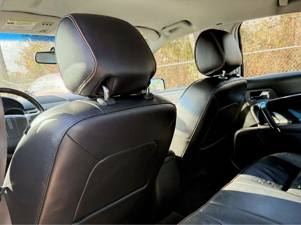 2012 Lincoln MKZ Image 16