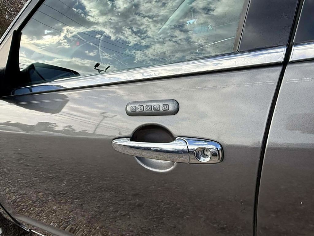 2012 Lincoln MKZ Image 23