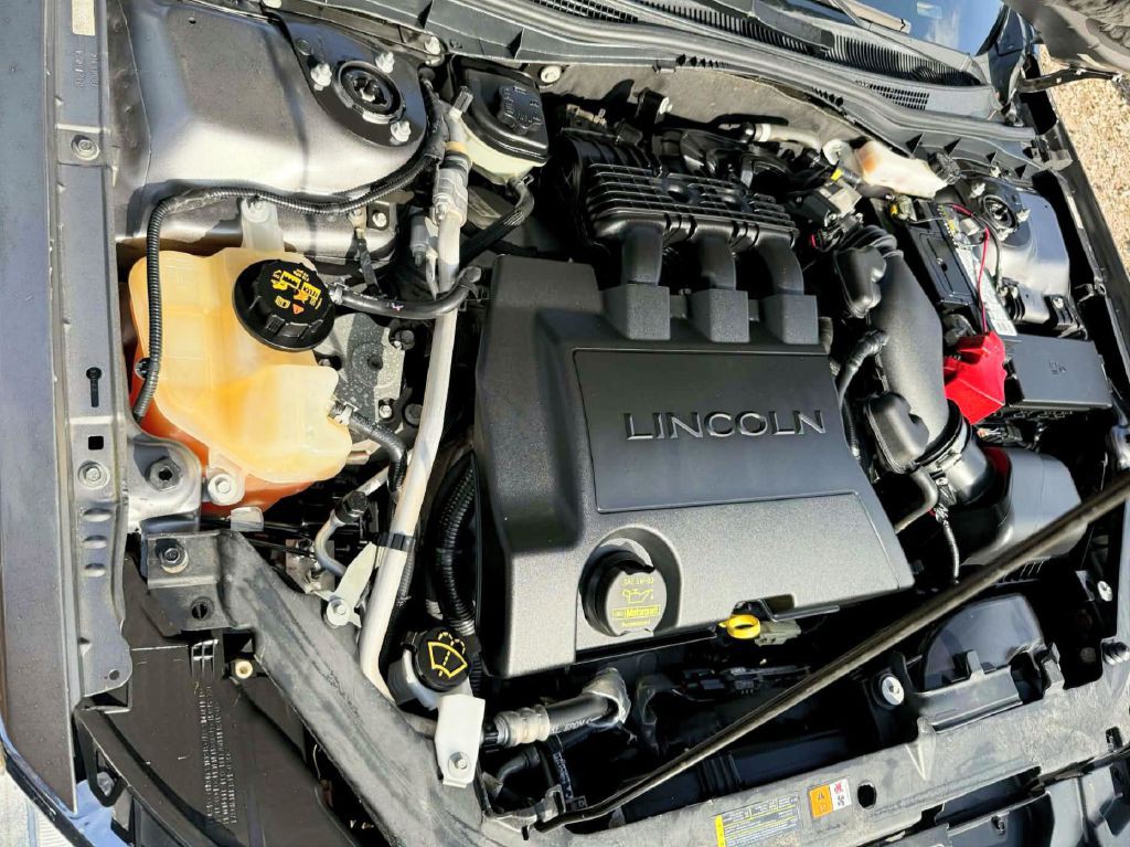 2012 Lincoln MKZ Image 30