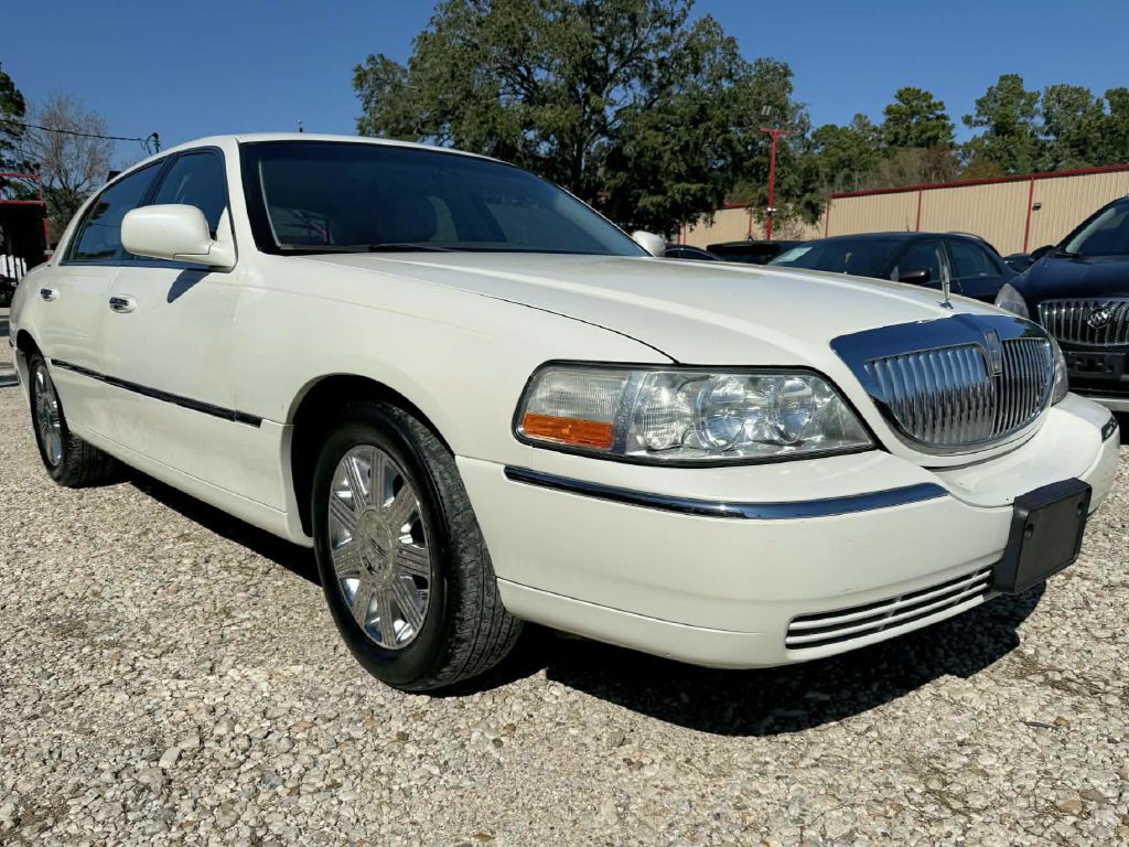 2004 Lincoln Town Car Image 3