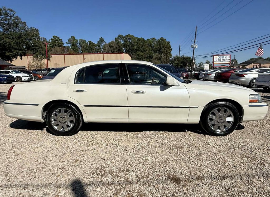 2004 Lincoln Town Car Image 4