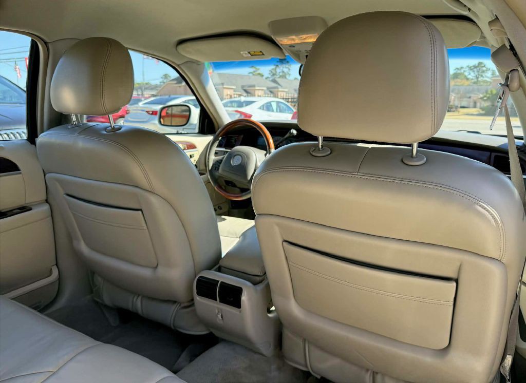 2004 Lincoln Town Car Image 17