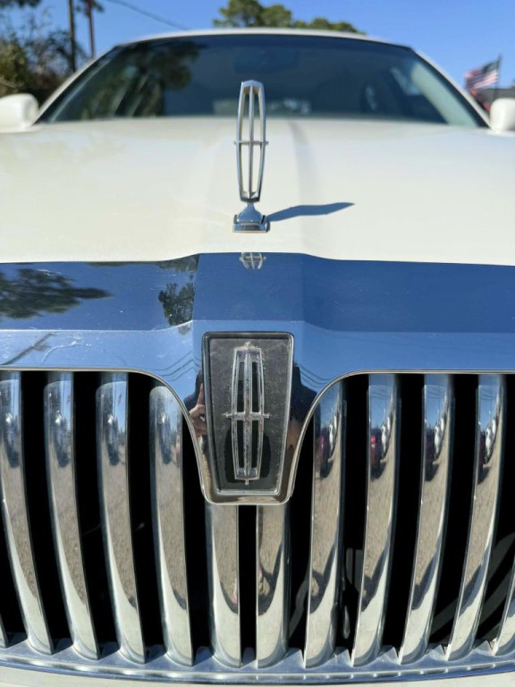 2004 Lincoln Town Car Image 22