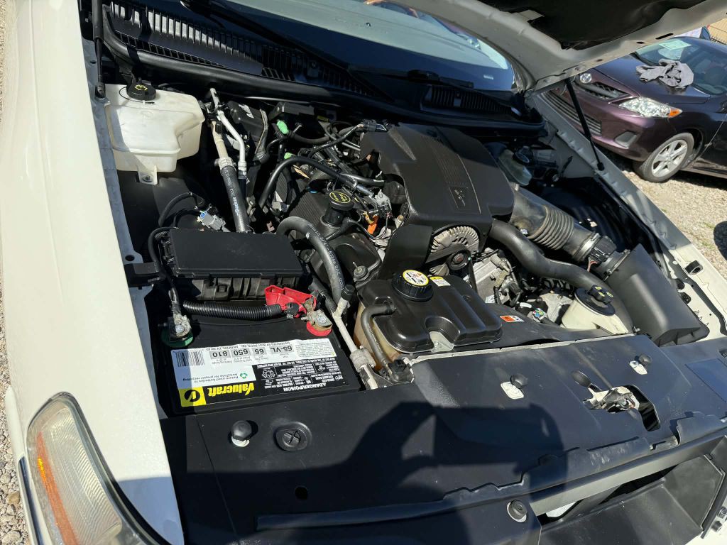 2004 Lincoln Town Car Image 25