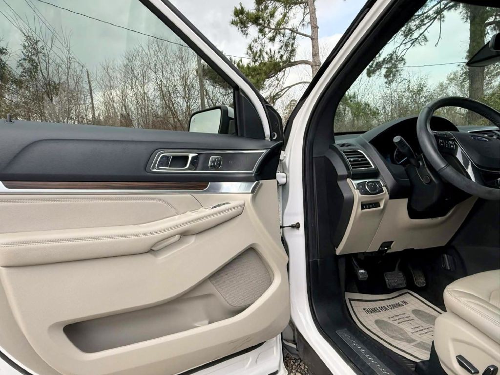 2018 Ford Explorer Image 11