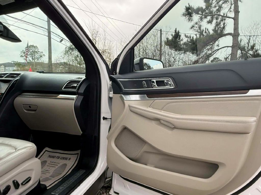2018 Ford Explorer Image 17