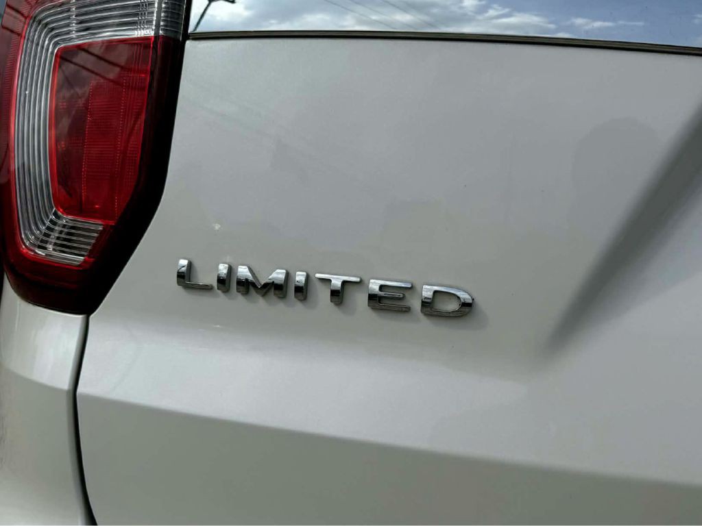 2018 Ford Explorer Image 40