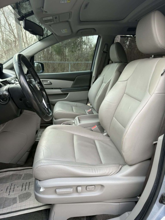 2013 Honda Odyssey Image 11