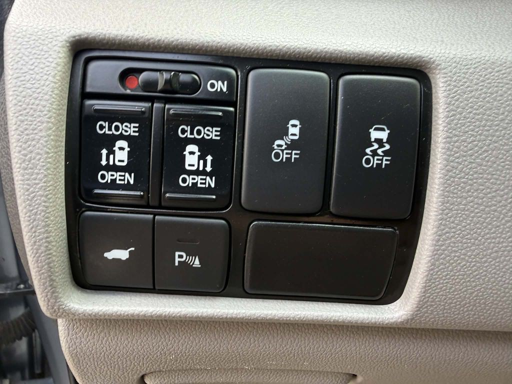 2013 Honda Odyssey Image 32