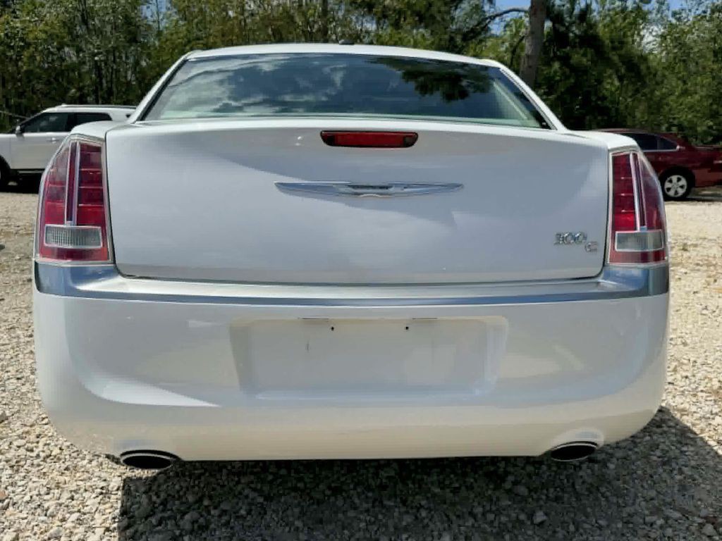 2012 Chrysler 300 Image 6