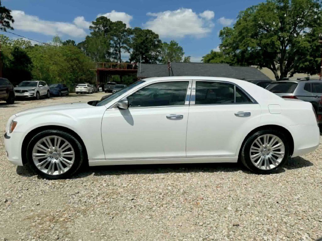 2012 Chrysler 300 Image 8