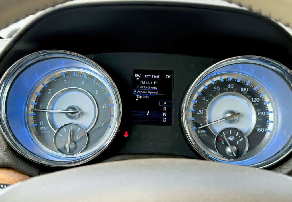 2012 Chrysler 300 Image 13